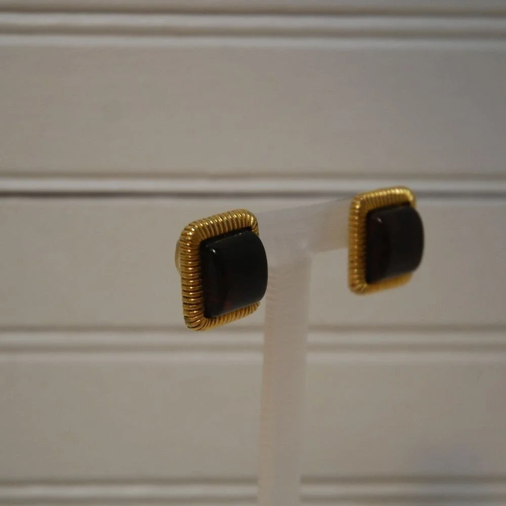 Vintage Tortoise Shell Earrings Gold Tone Avon Chunky‎ Preppy 80s Stud jewelry